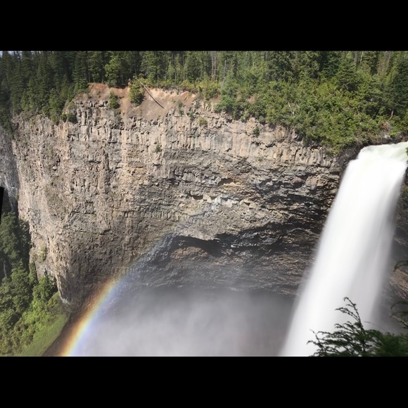 Meet your Posher, Laura - Picture 1 of 6